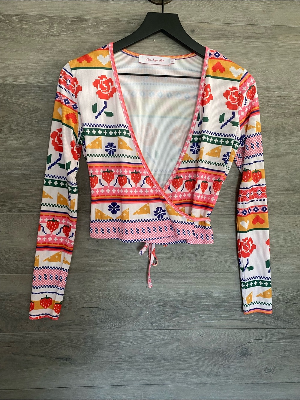 Lisa Says Gah Wrap Top